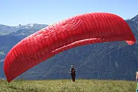 Parapente au départ du Signal de Bisanne (1 941 m).