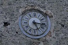 L'horloge de la tour Saint-Pierre.