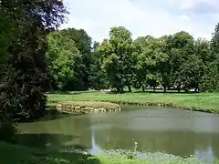 Premier « tableau » du Grand Parc; petit étang vu depuis le banc de la Reine.
