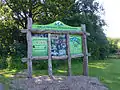 Signalétique dans le parc animalier de Sainte-Croix.