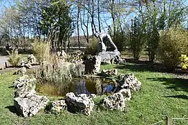 Monument en hommage aux travailleurs chinois pendant la Grande Guerre dans le Parc d'Isle à Saint-Quentin.