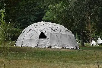 Reconstitution d'un campement au Magdalénien