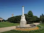 Colonne Vanneau-Papu« La Liberté ou Colonne de Juillet, ou Monument à Vanneau et Papu morts à Paris lors des journées de juillet 1830 à Rennes », sur À nos grands hommes