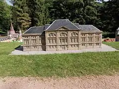 Thermes Napoléon dans le Parc miniature.