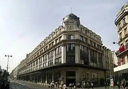 Façade sur la rue Réaumur.