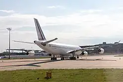 Un Airbus A340 de l'Armée de l'air stationné à Roissy