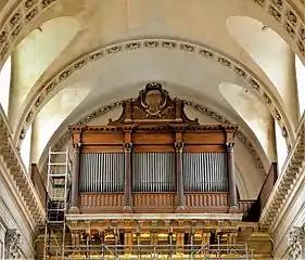 Orgue de la chapelle (1825), au dessus de l'entrée ouest.