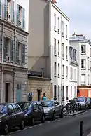 La sortie des Catacombes dans un petit pavillon anonyme, rue Rémy-Dumoncel.