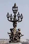 Pont Alexandre III, lanternes conçues pour le gaz d'éclairage - 1900