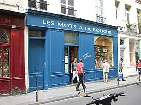 Librairie Les Mots à la Bouche dans le quartier gay