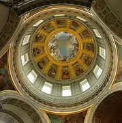 Les deux coupoles internes (deux plans scénographiques) sous le dôme des Invalides.