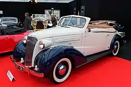 Cabriolet, dû à un carrossier européen.