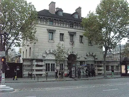 Un des deux pavillons de la barrière d'Enfer.