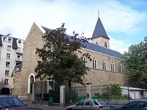 Église Sainte-Geneviève-des-Carrières, située au 174, rue Championnet.