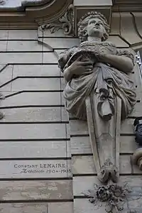 Cariatide (1905), 82, rue Notre-Dame-des-Champs à Paris.