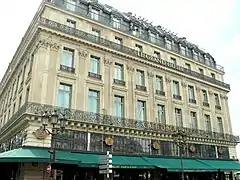 Le Grand Hôtel Continental.
