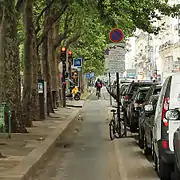 Une piste datant des années Tibéri, boulevard Richard-Lenoir.