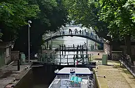 Les écluses des Récollets vues de passerelle Bichat.