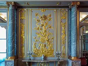 Boiserie.