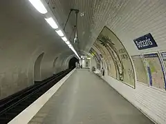 Quai de la station Botzaris.