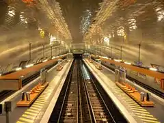 La station Porte de Charentonavec ses quatre voies.