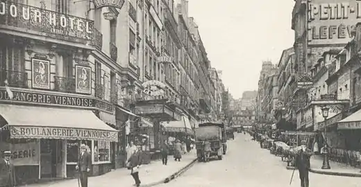 La place en 1925, carte postale