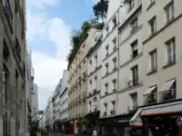 Autre vue de la rue.