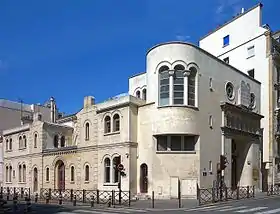 Vue générale de la synagogue.