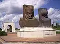 Parc de l'amitié turco-hongroise avec les statues de Miklós Zrínyi et Soliman le Magnifique