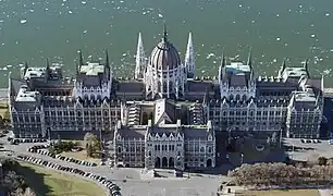 Vue aérienne du parlement.