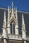 Lucarne de style gothique flamboyant surmontant l'aile Ouest (1499-1507).
