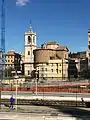 L'arrière de l'église et son campanile, vue de la Stazione San Pietro