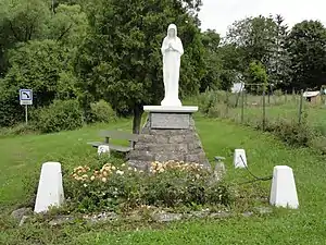 Statue Notre-Dame des Pauvres