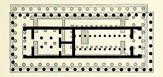 Le Préparthénon (en noir) a été détruit par les Achéménides, puis reconstruit par Périclès en 438 av. J.C. (en gris).
