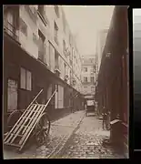 Eugène Atget : Passage Molière vu depuis la rue Saint-Martin (1906).