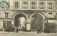 Les arcades sur la rue Saint-Lazare vers 1900.