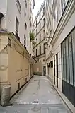 Passage de la Trinité depuis la rue de Palestro.