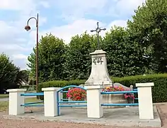 Le monument aux morts.