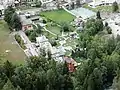 Les thermes, vue de la passerelle sur le gouffre du Verney.