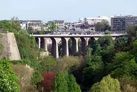 La Passerelle, ou pont viaduc.