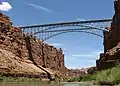 Le Navajo Bridge, situé à quelques kilomètres de Page en Arizona apparaît dans la deuxième moitié du film.