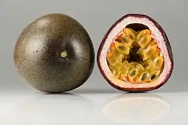 Fruit de la passion pourpre (Passiflora edulis).
