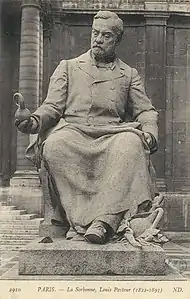 Louis Pasteur (1899-1900), Paris, cour d'honneur de la Sorbonne.