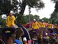 Troupe montée sur éléphant pour célébrer l'anniversaire de l'accession au trône du prince Paku Alam X en 2016