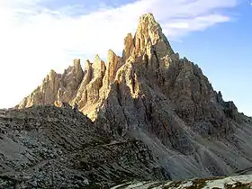 Le mont Paterno (2 744 m).