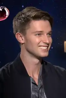 Patrick Schwarzenegger dans le rôle de Charlie.