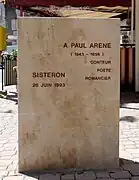 Stèle commémorative de Paul Arène à Sisteron.