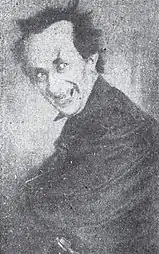 Paul Askonas tient le rôle de Drakula dans Drakula halála réalisé par Károly Lajthay (1921).