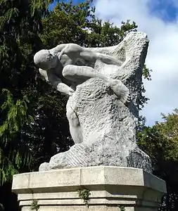 La Forme se dégageant de la matière (1914), Saint-Brieuc, parc des promenades.