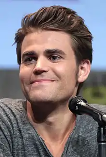 Paul Wesley interprète Eddie